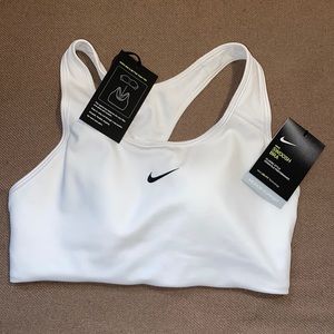 🔥 Nike Swoosh Bra